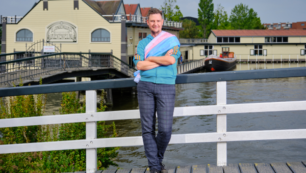 Verhaal van Micha: “Je bent nooit te oud om die stap te zetten”